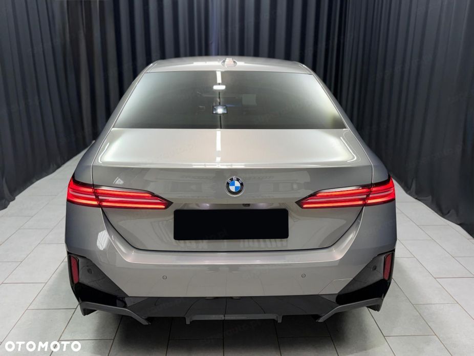 BMW Seria 5 520d xDrive mHEV M Sport - 6