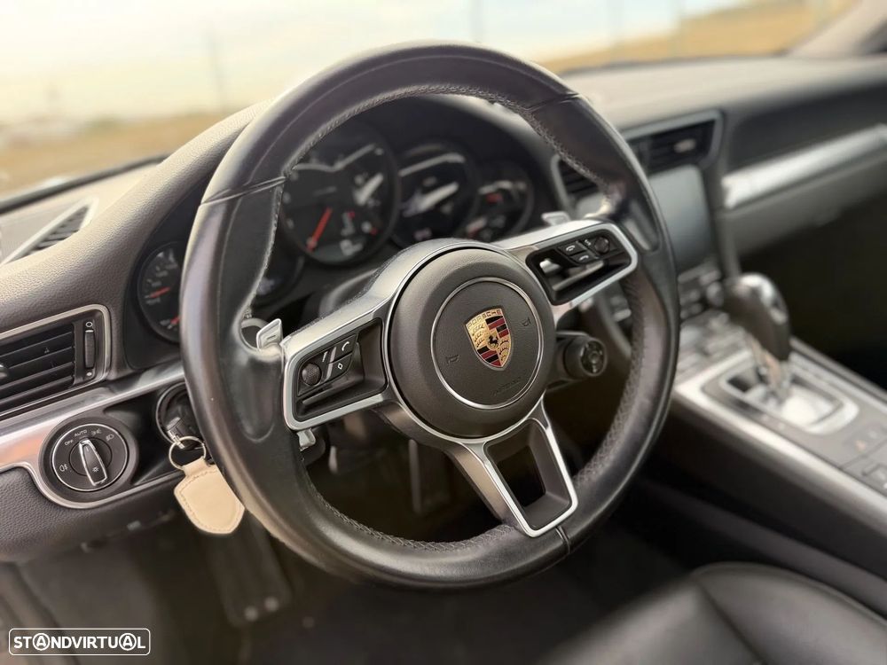 Porsche 911 (991) Carrera 4 PDK - 33