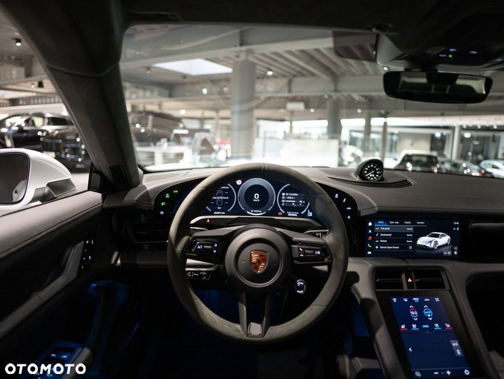 Porsche Taycan - 24