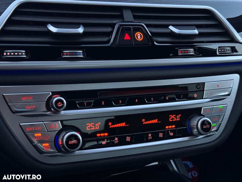 BMW Seria 7 740e iPerformance - 24