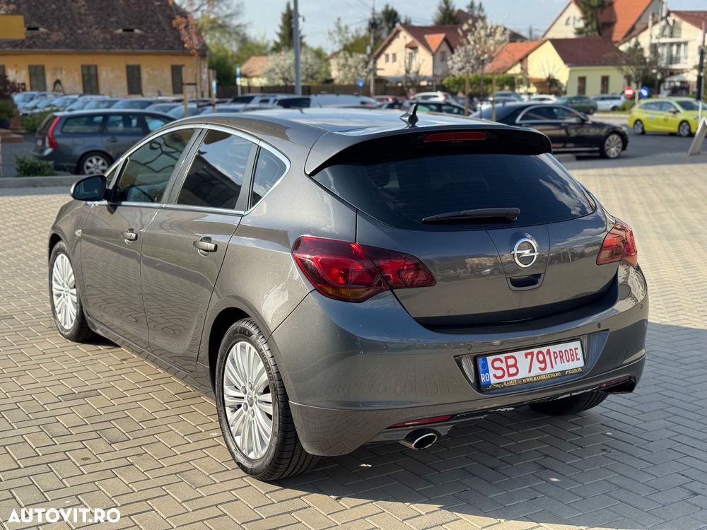 Opel Astra 2.0 CDTI DPF Automatik Exklusiv - 4