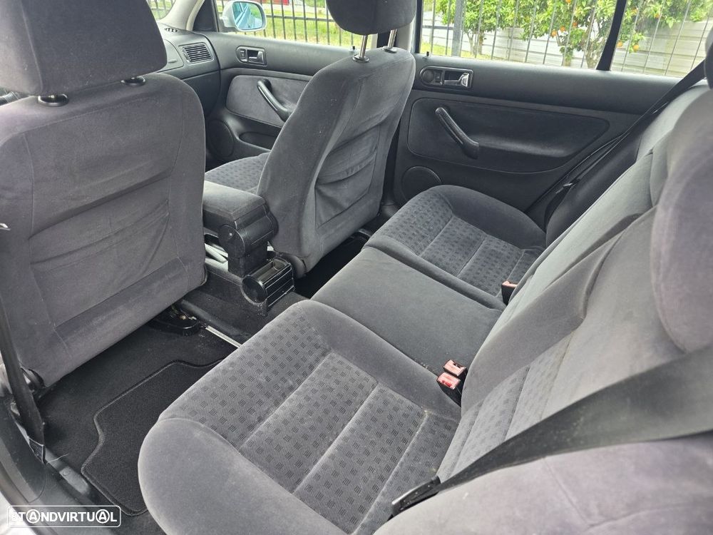 VW Golf 1.4i Confortline AC - 13