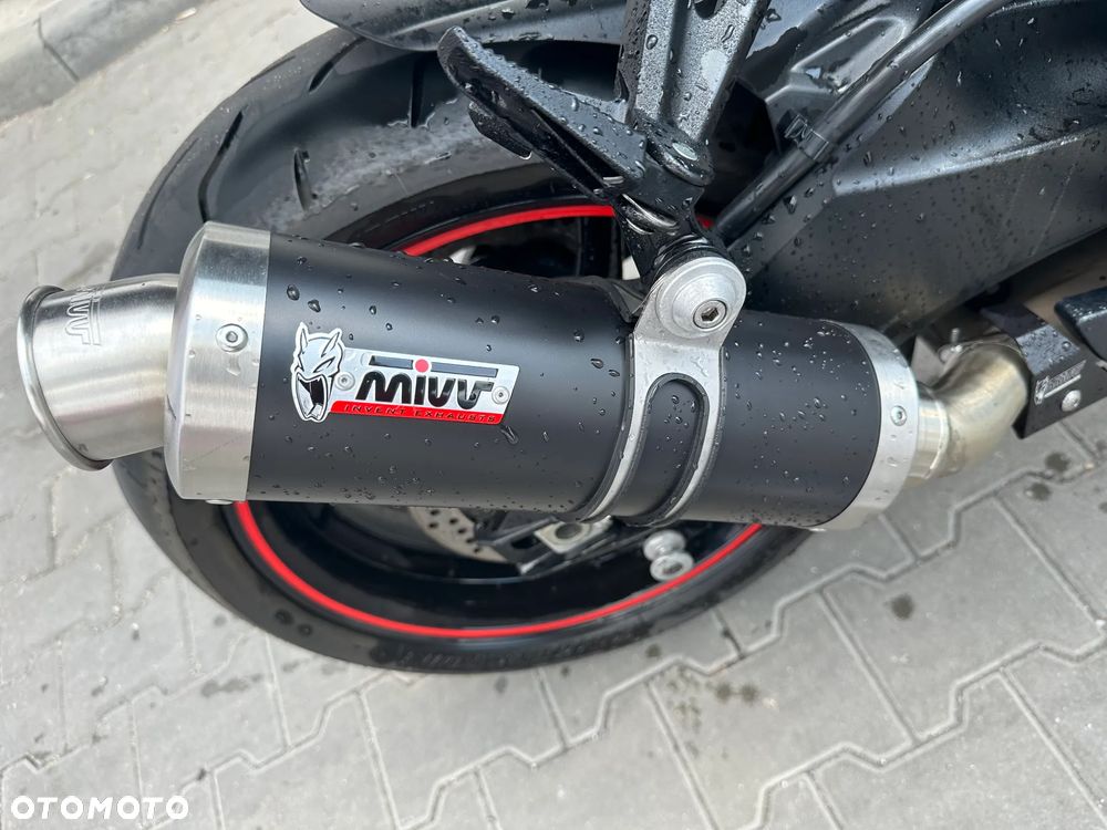 Suzuki GSX-R - 7
