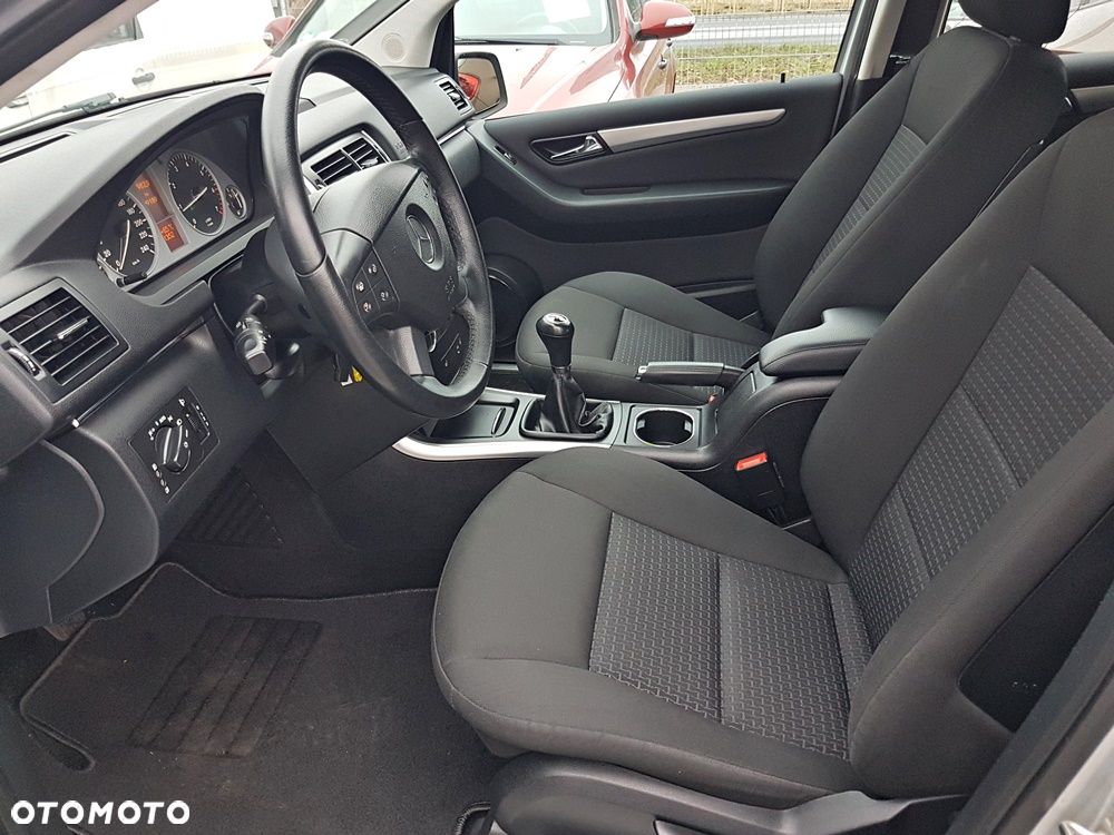 Mercedes-Benz Klasa B 180 BlueEFFICIENCY SPORT EDITION - 13