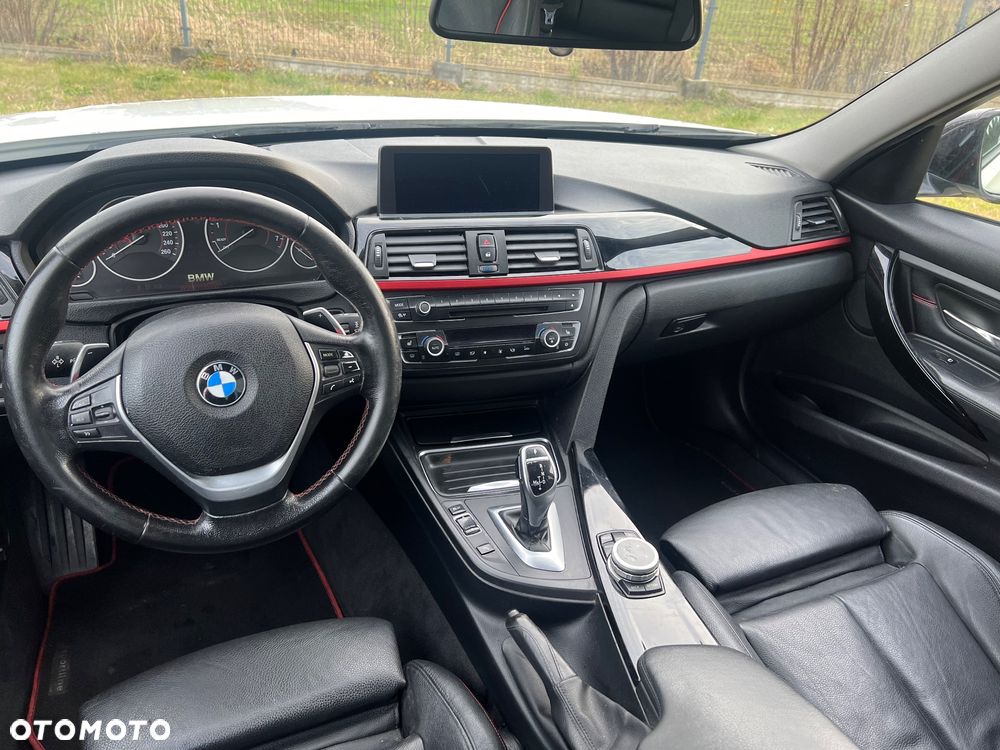 BMW Seria 3 320i Sport Line - 11