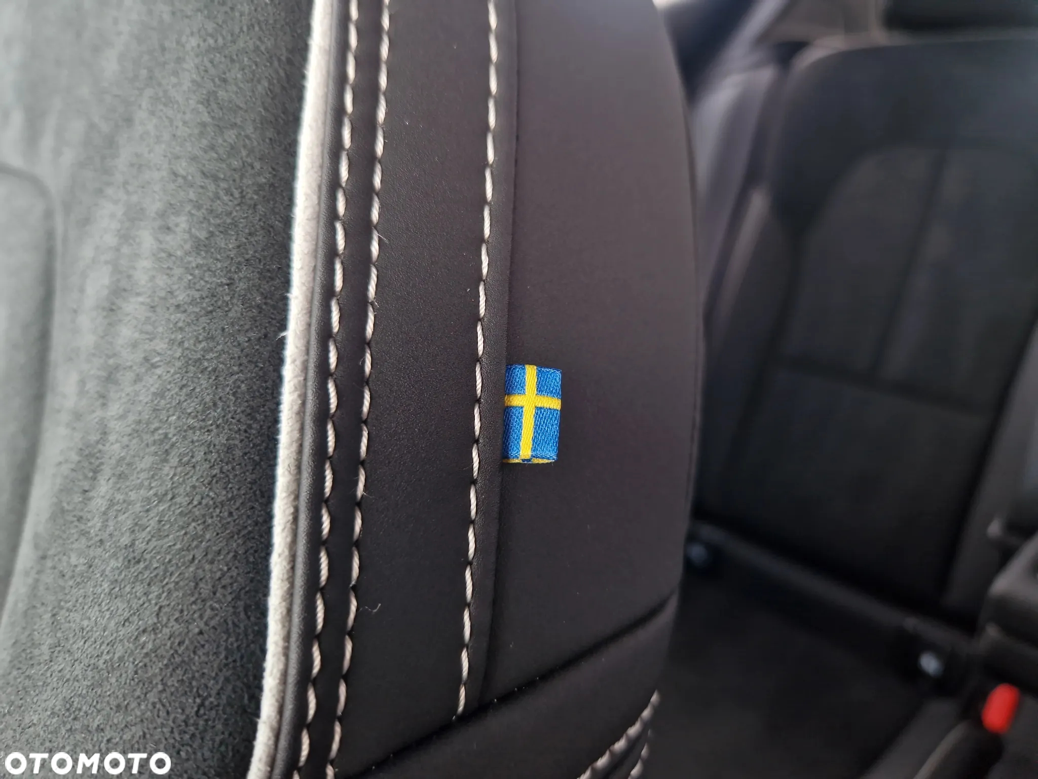 Volvo XC 40 B3 Plus Dark - 11