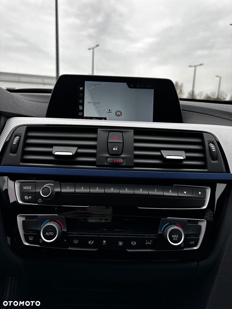 BMW 3GT 330i xDrive M Sport - 13