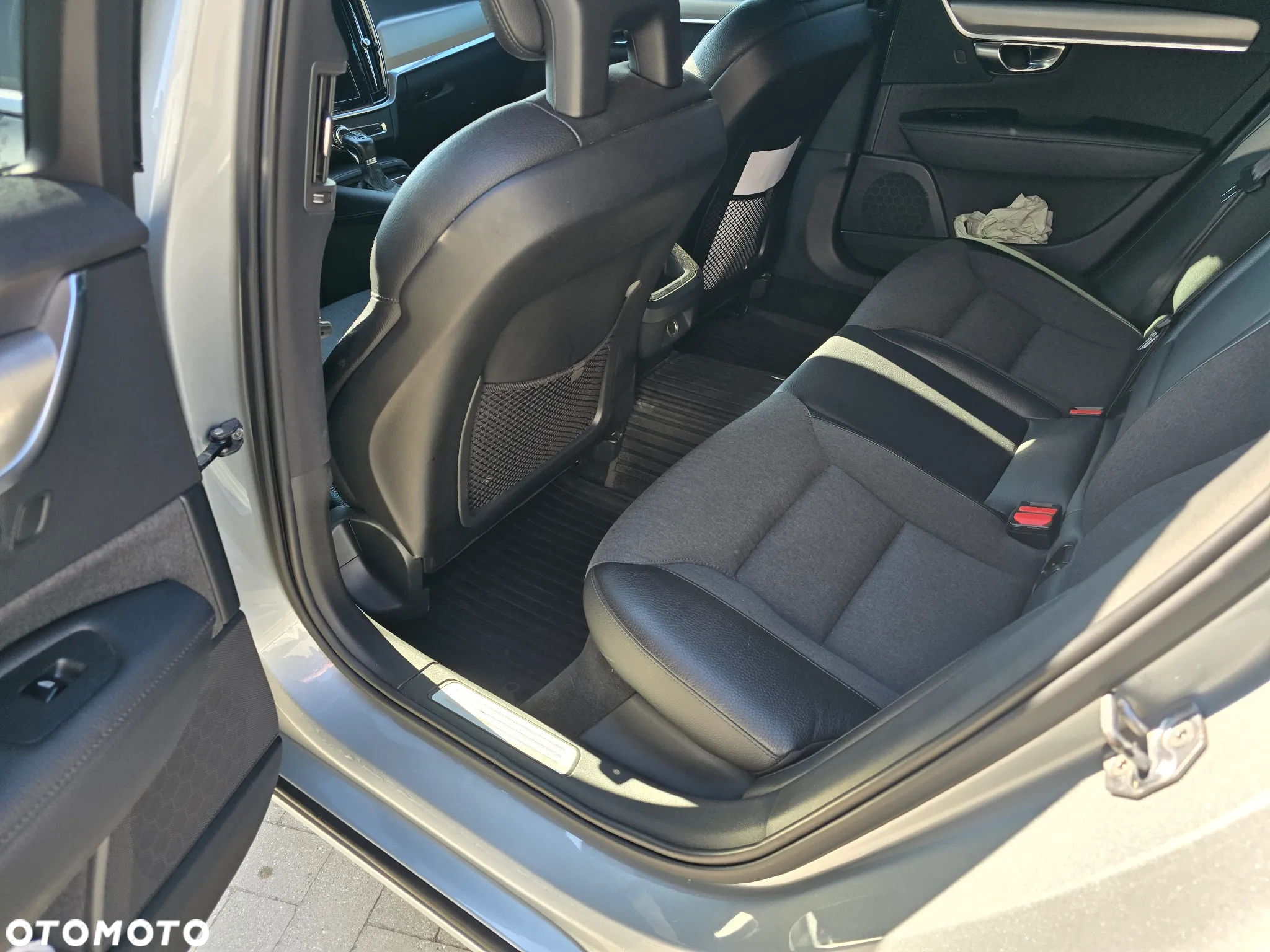 Volvo V90 D5 AWD Momentum - 10