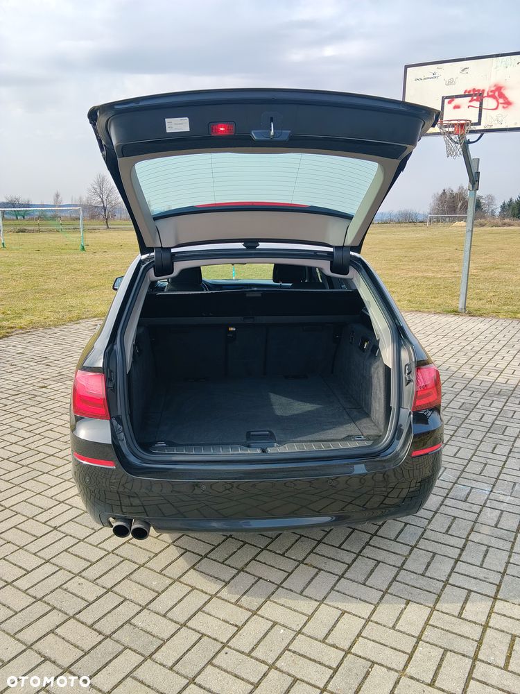 BMW Seria 5 520d Luxury Line - 9