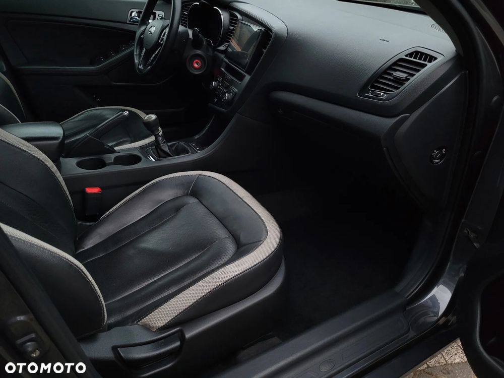 Kia Optima - 12