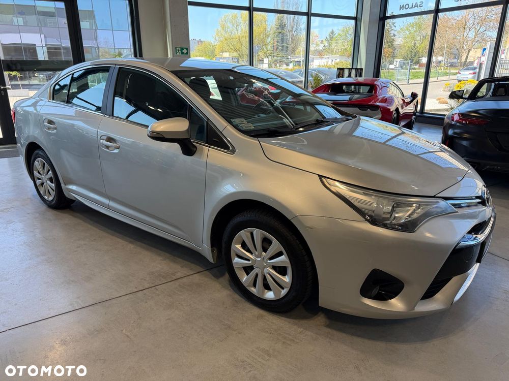 Toyota Avensis 1.8 Premium MS - 3