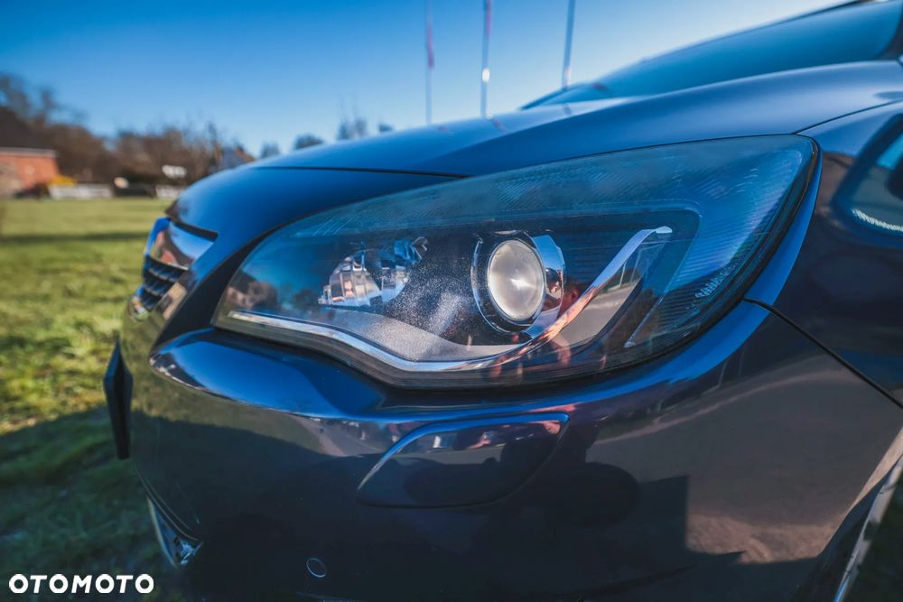 Opel Astra 1.6 T Cosmo - 30