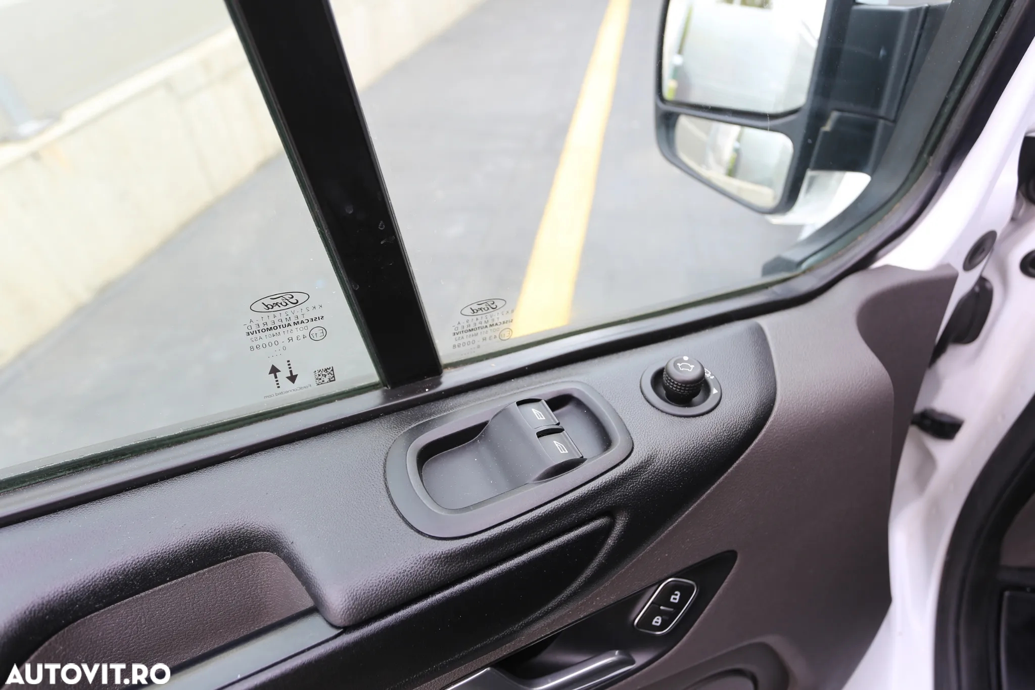Ford Transit Custom Kombi 340 2.0 EcoBlue 130 CP L2H1 Trend - 20
