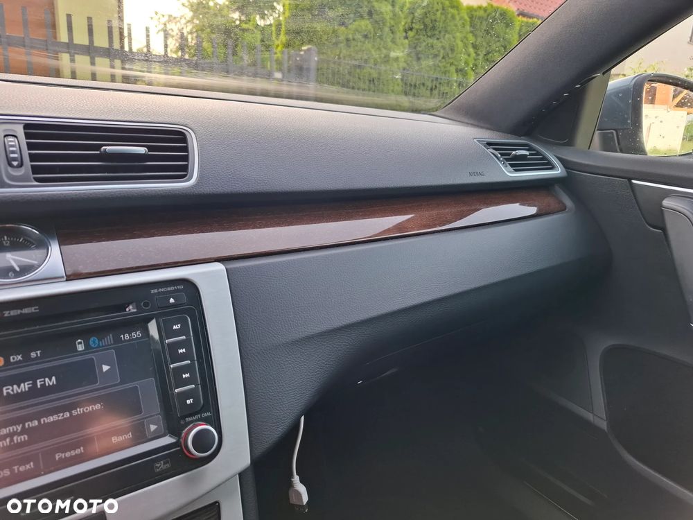 Volkswagen Passat 1.4 TSI BMT Comfortline DSG - 4