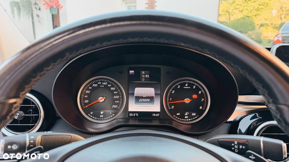 Mercedes-Benz Klasa C 200 4-Matic 7G-TRONIC - 29