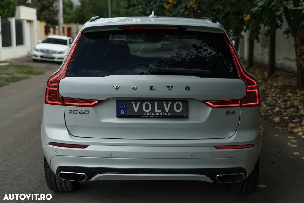 Volvo XC 60 B4 MHEV R-Design - 4