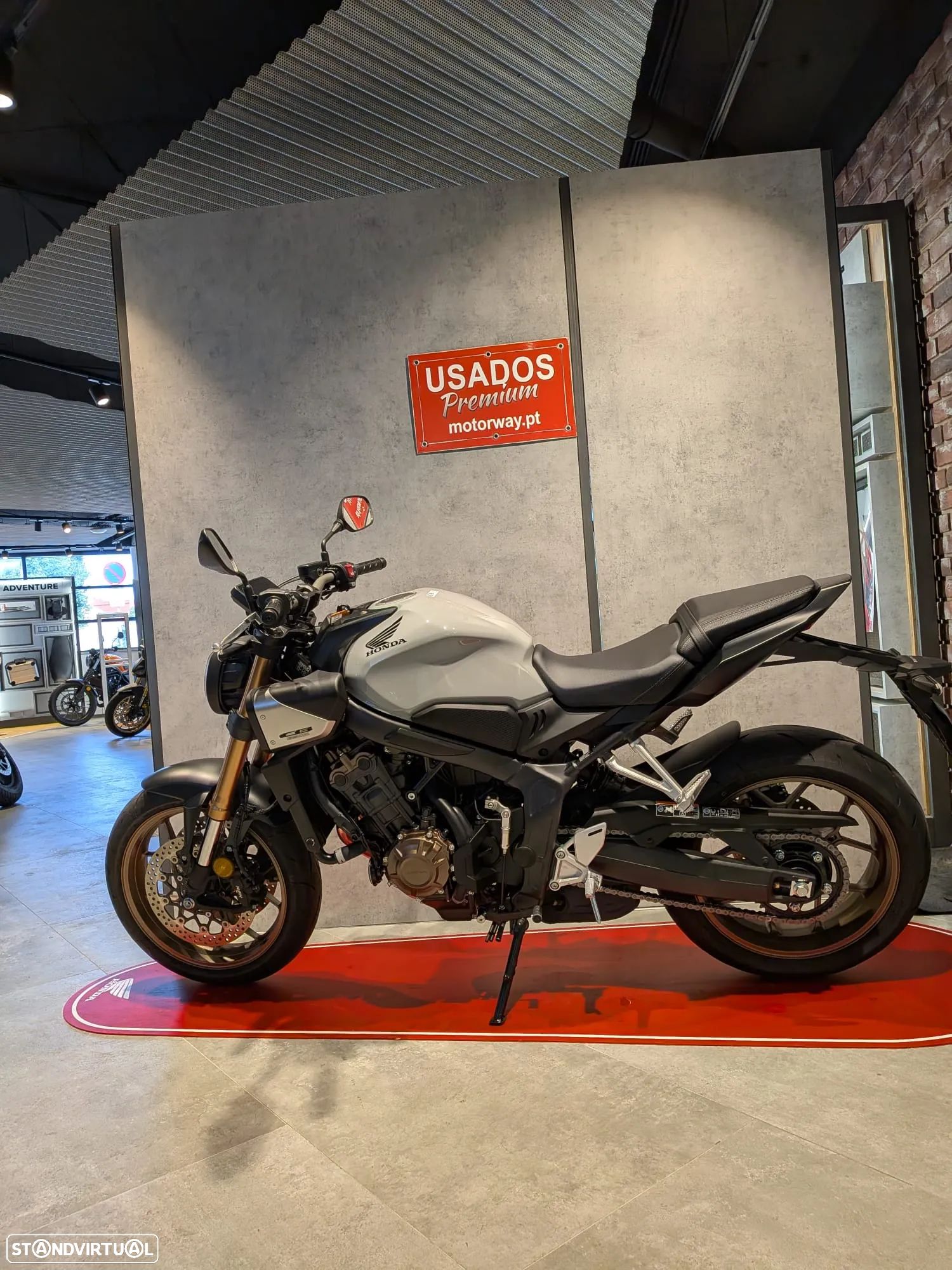 Honda CB - 1