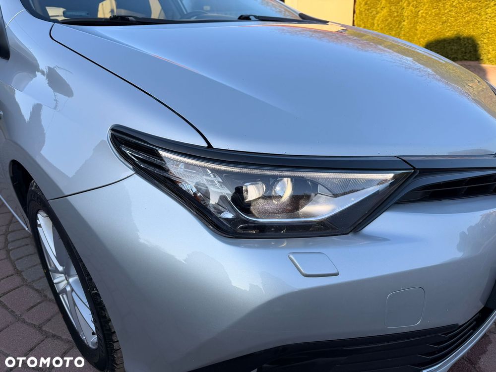 Toyota Auris Hybrid 135 Prestige - 14