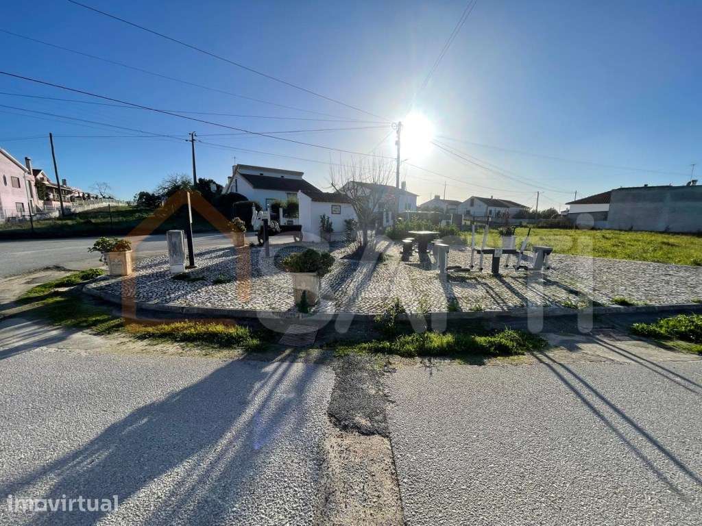 Terreno urbano em Charneca de Alcorochel, Torres Novas, Santarém - Grande imagem: 2/20