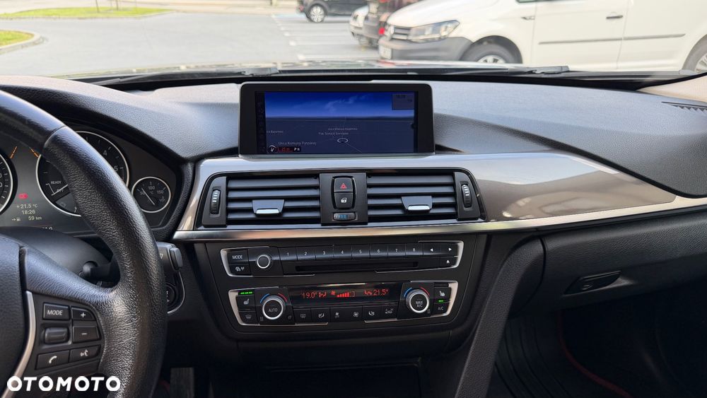 BMW Seria 3 318d Modern Line - 13
