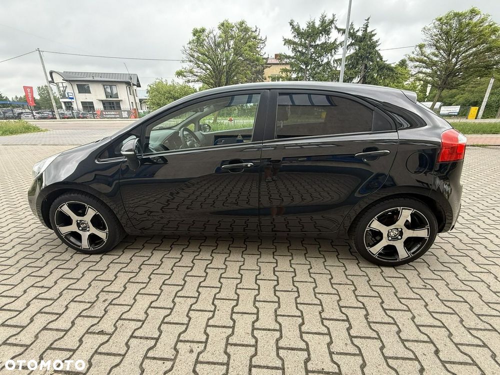 Kia Rio - 12