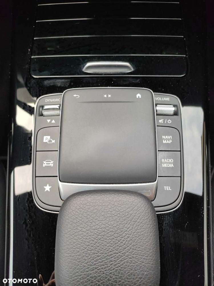 Mercedes-Benz Klasa A 200 4Matic 8G-DCT Edition 2021 - 18