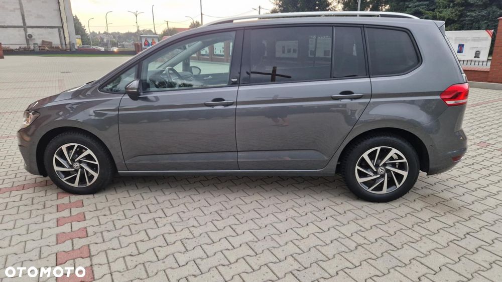 Volkswagen Touran - 5