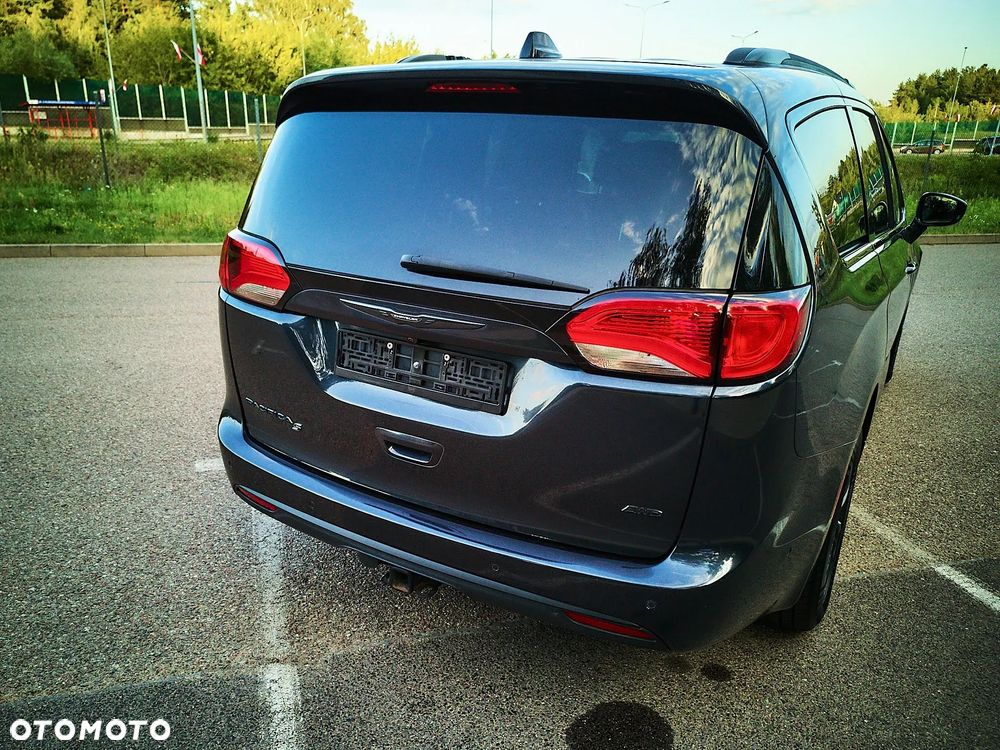 Chrysler Pacifica - 30