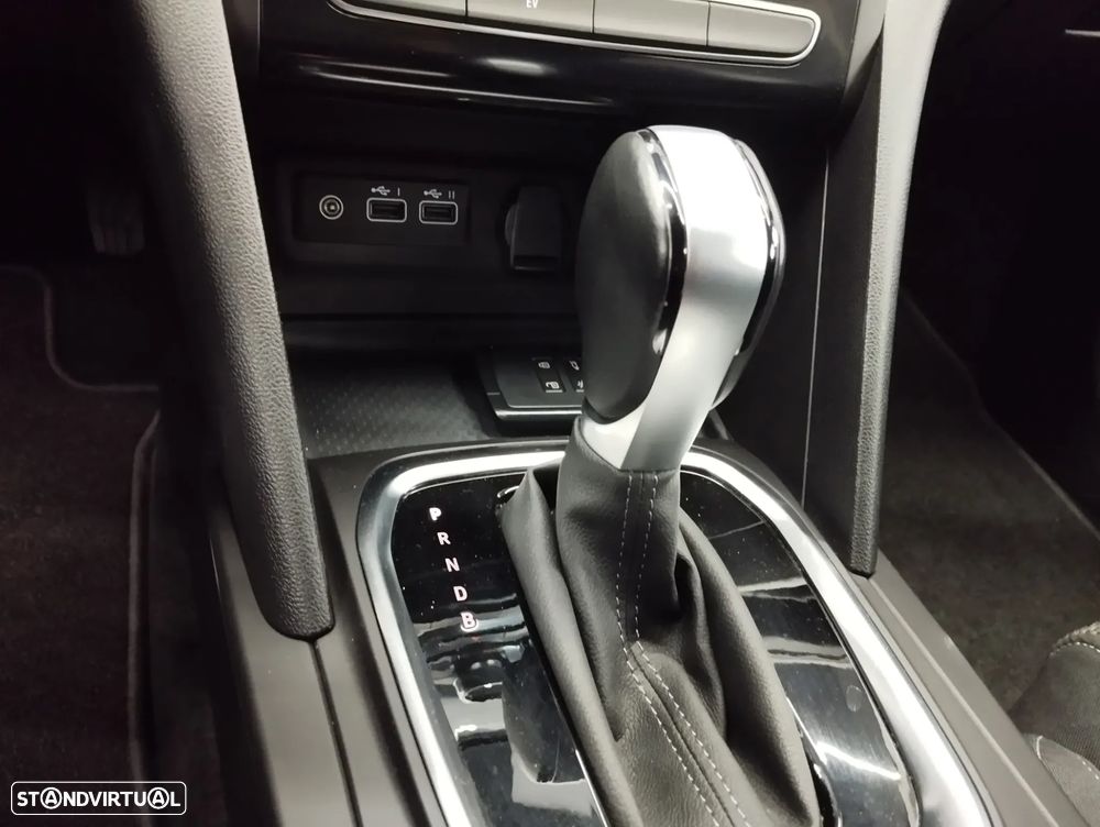 Renault Mégane Sport Tourer 1.6 E-Tech Plug-In Limited - 32