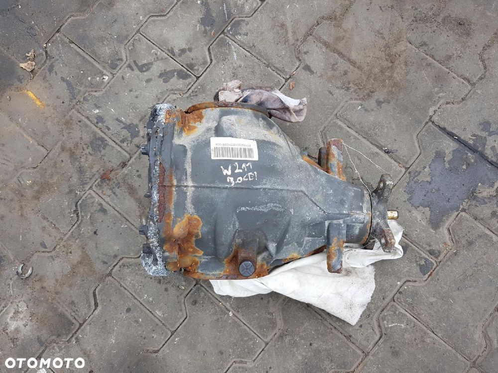 MERCEDES E KLASA W211 LIFT 06-09r 3.0 CDI AUTOMAT DYFER MOST TYŁ 2113503612 - 1