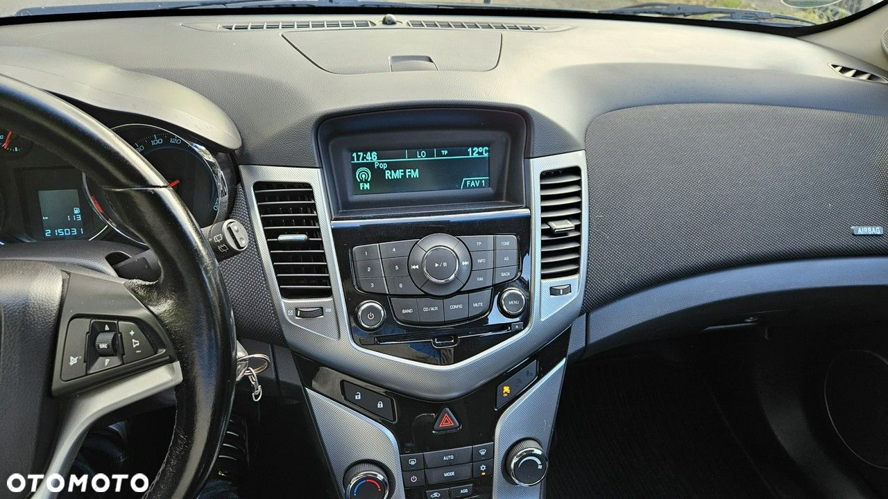 Chevrolet Cruze 1.8 LT - 25