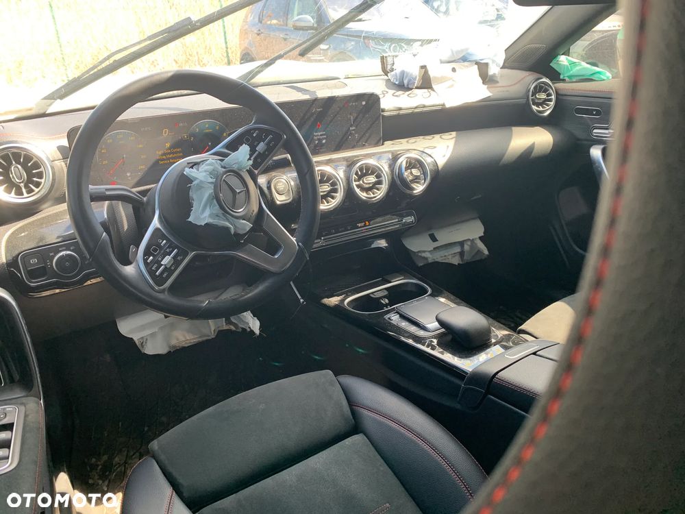 Mercedes-Benz CLA 250 4-Matic 7G-DCT - 14