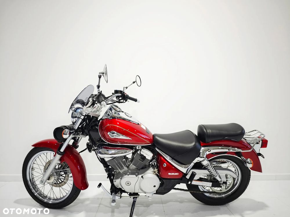 Suzuki Intruder - 4