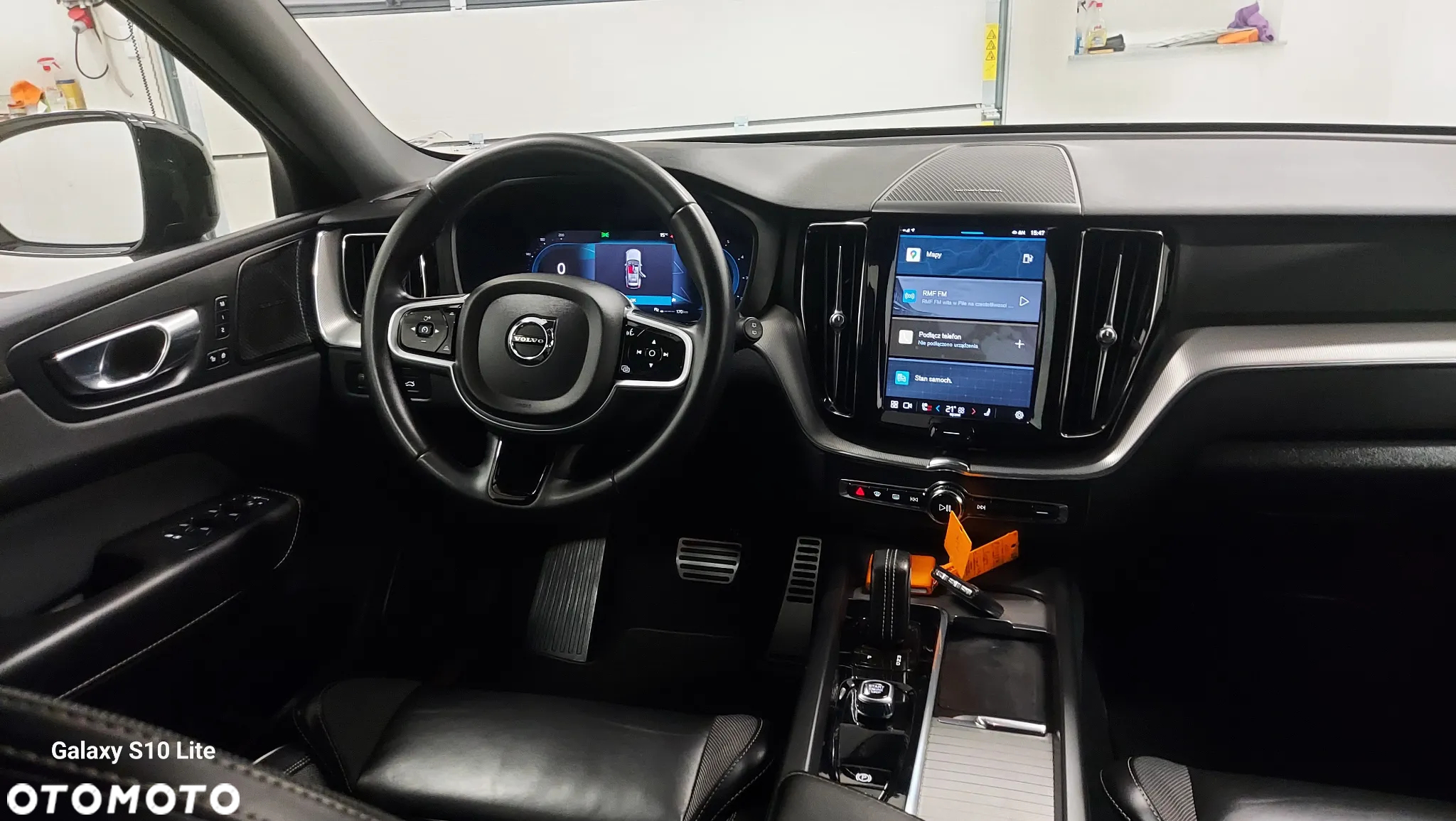 Volvo XC 60 B4 D Plus Dark - 16