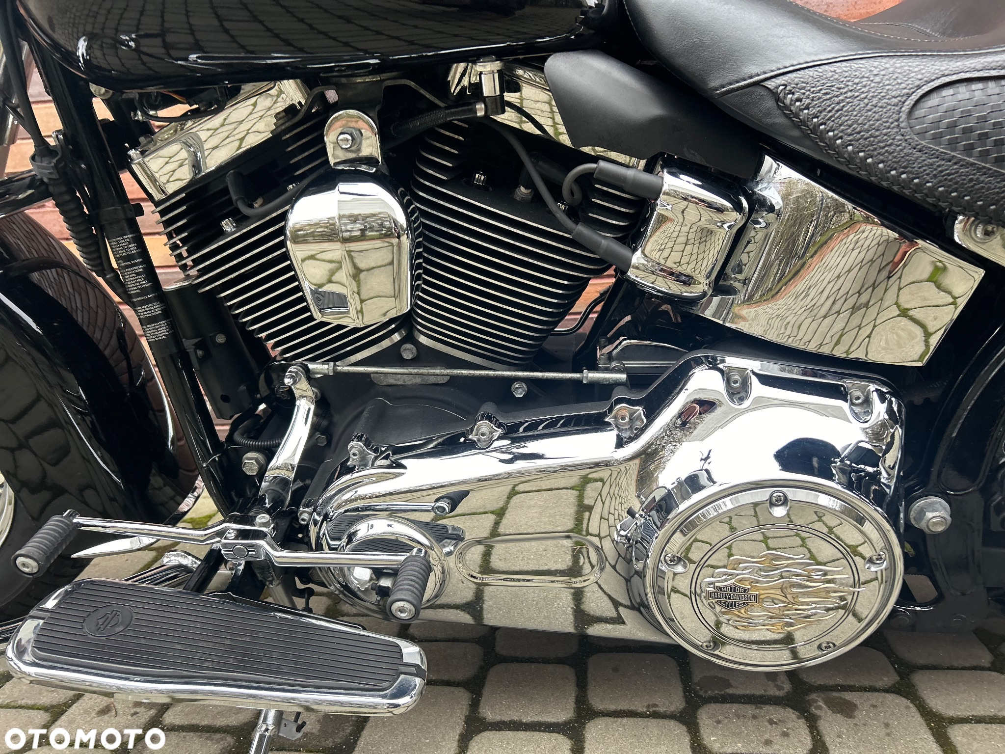 Harley-Davidson Softail Deluxe - 23