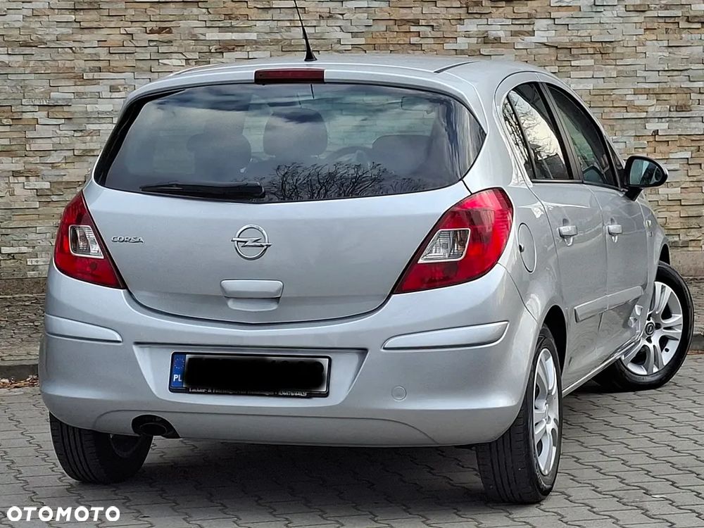 Opel Corsa 1.4 16V 150 Jahre - 4