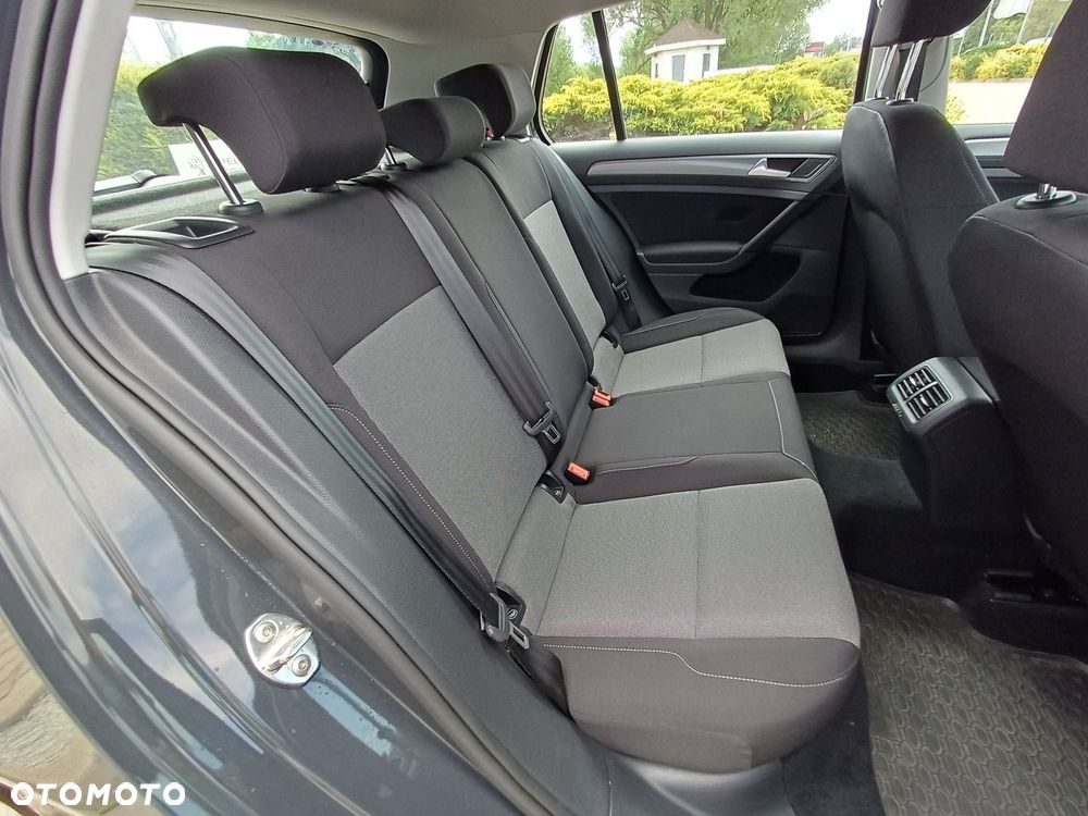 Volkswagen Golf - 20