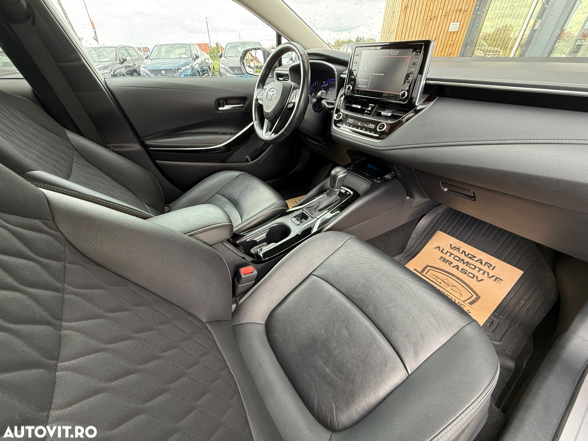 Toyota Corolla 1.8 HSD Exclusive interior Negru - 22
