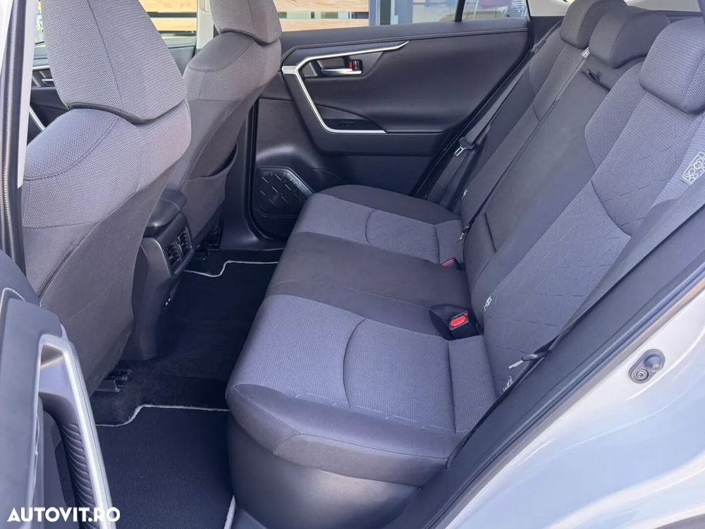 Toyota RAV4 - 10