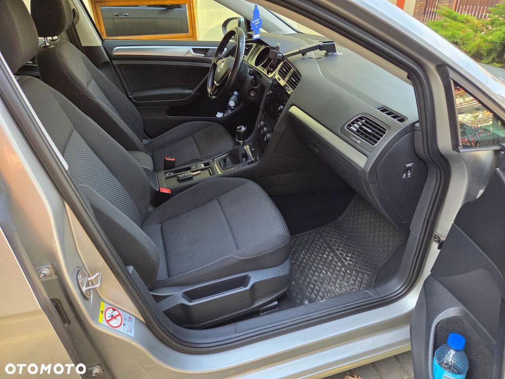 Volkswagen Golf - 9
