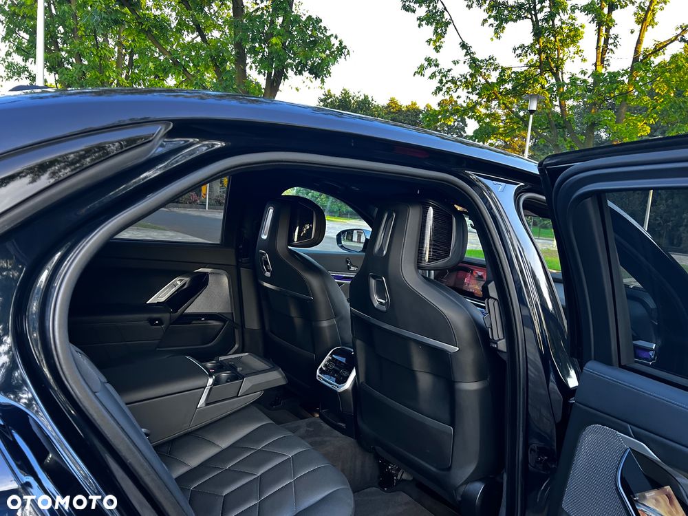 BMW Seria 7 740d xDrive - 27