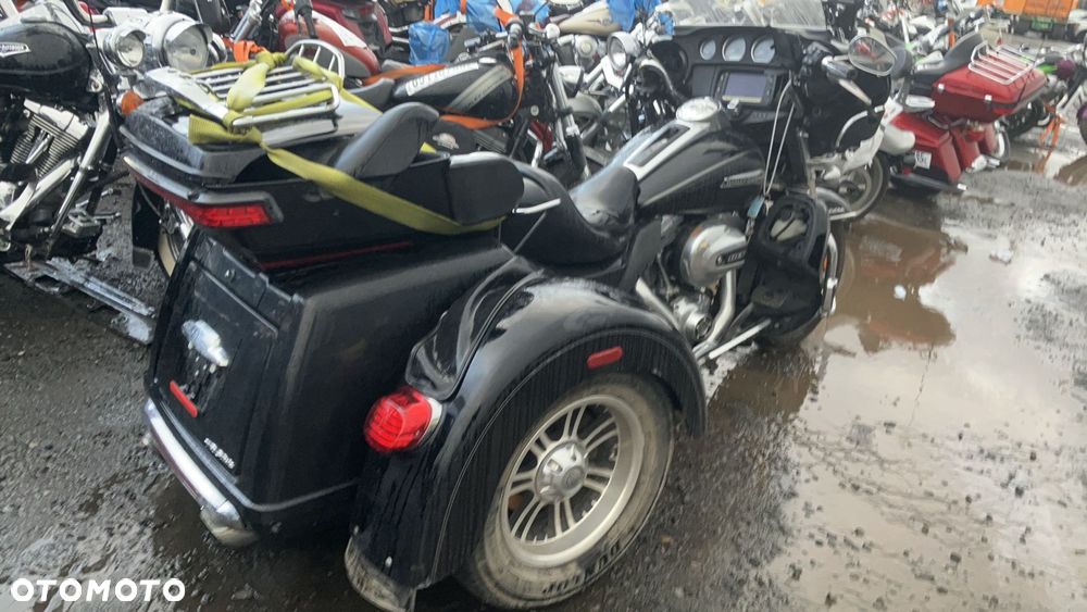 Harley-Davidson FLH Electra Glide - 2