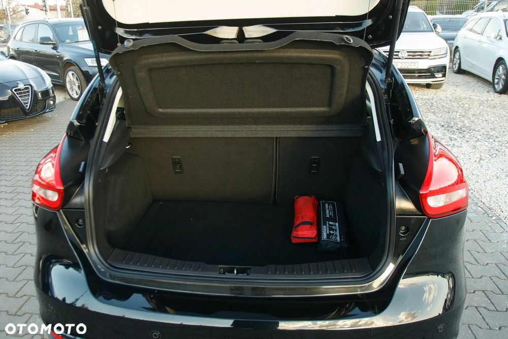 Ford Focus ver-1-0-ecoboost-titanium-x - 39