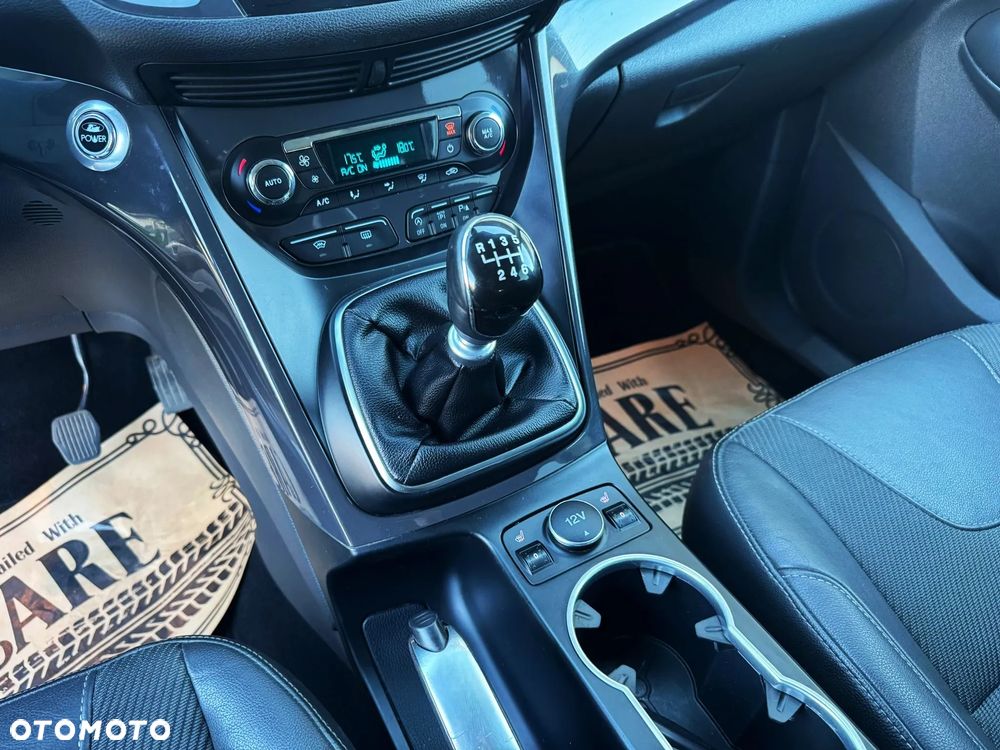 Ford Kuga 1.6 EcoBoost 2x4 Titanium - 16