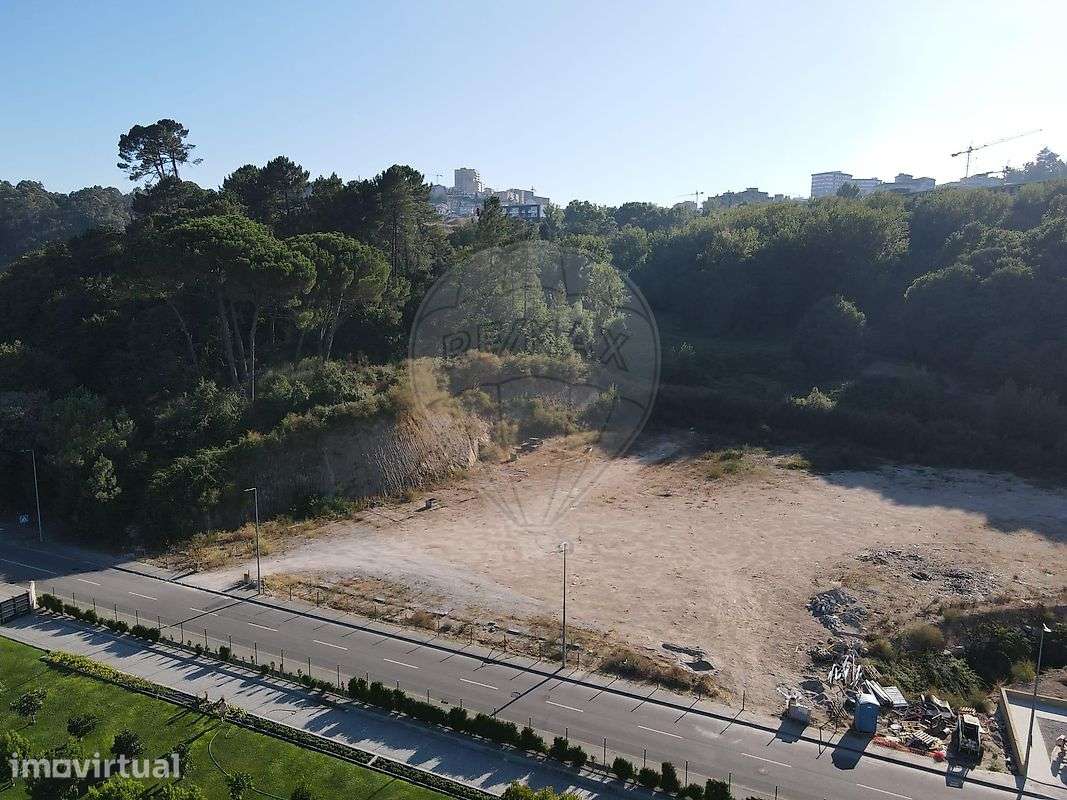 Terreno  para arrendamento - Grande imagem: 2/6