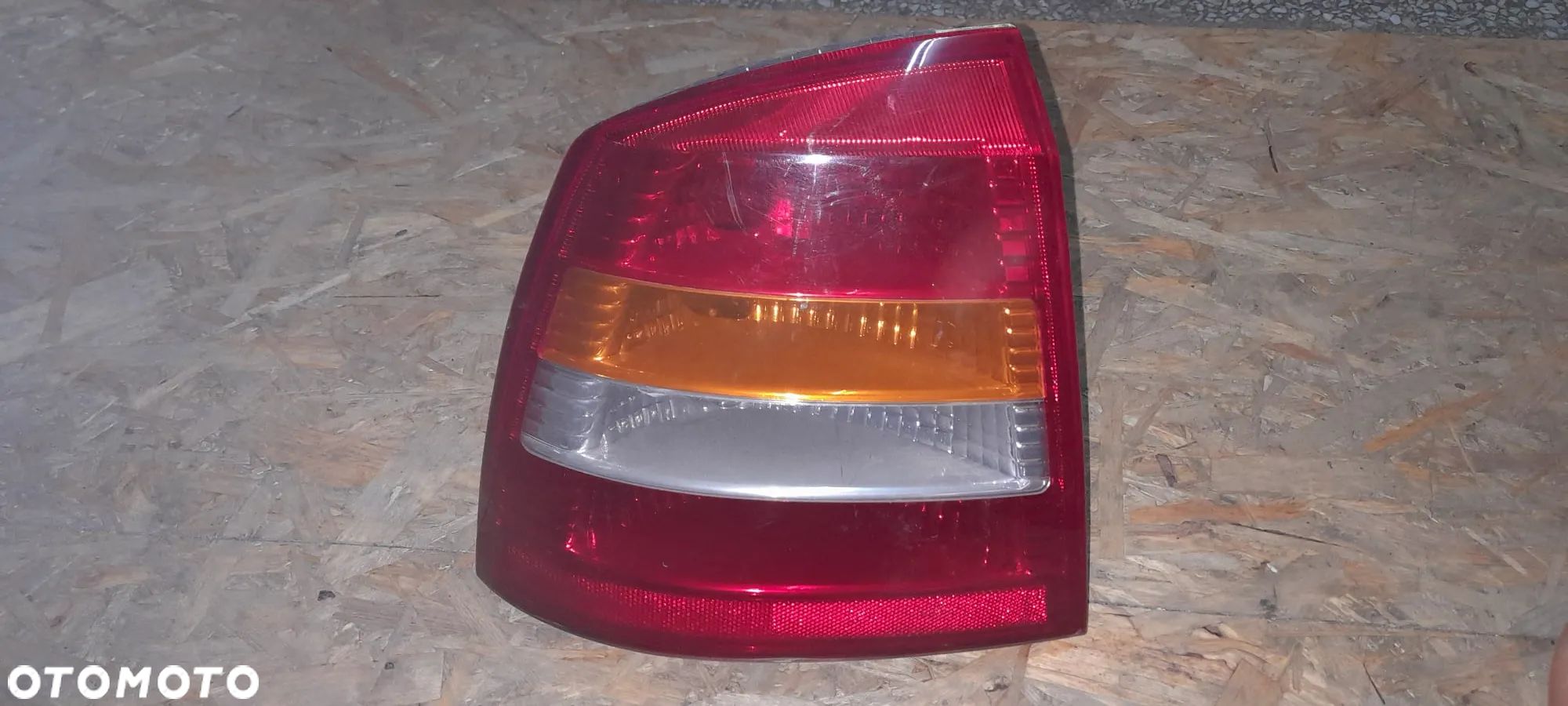 OPEL ASTRA G LAMPA PRAWA TYLNA PRAWY TYŁ - 1