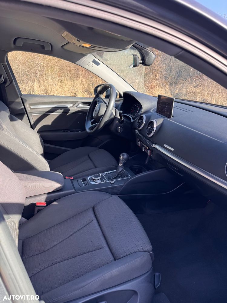 Audi A3 2.0 TDI S tronic Design - 5