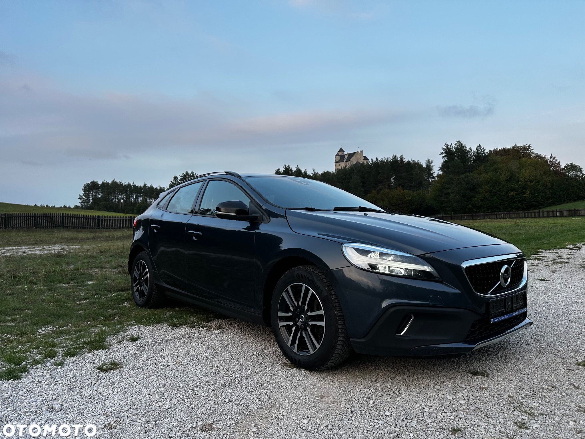 Volvo V40 Cross Country D3 Drive-E Momentum - 4