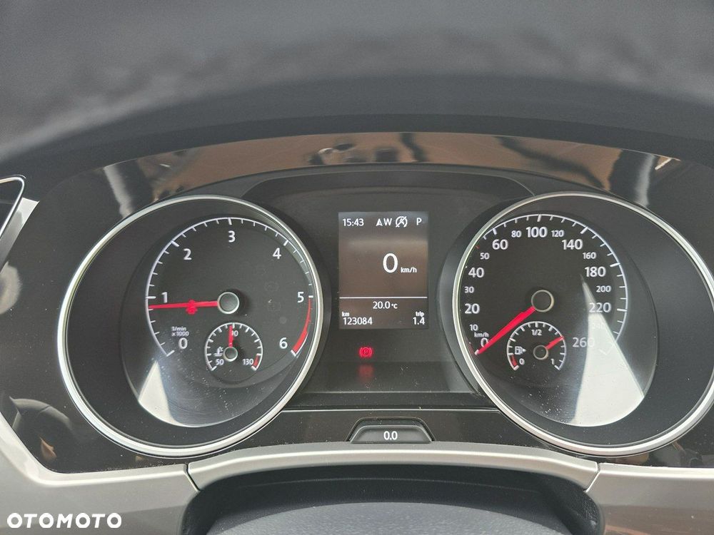 Volkswagen Touran - 30