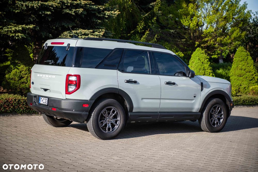 Ford Bronco - 16
